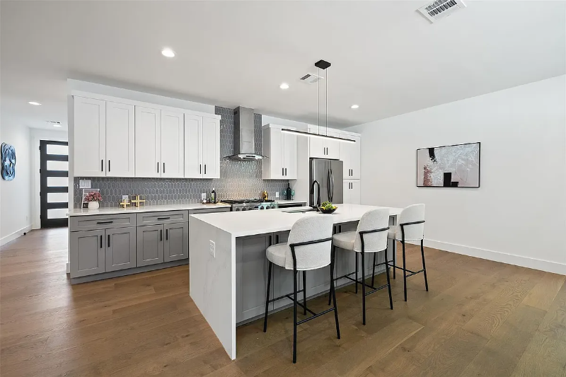 3705 Wilson St - Photo 2 of 16
