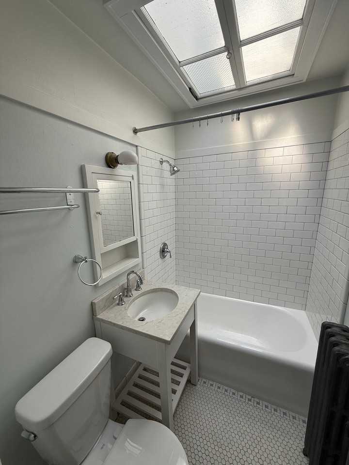 4312 N Oakland Ave - Photo 2 of 6