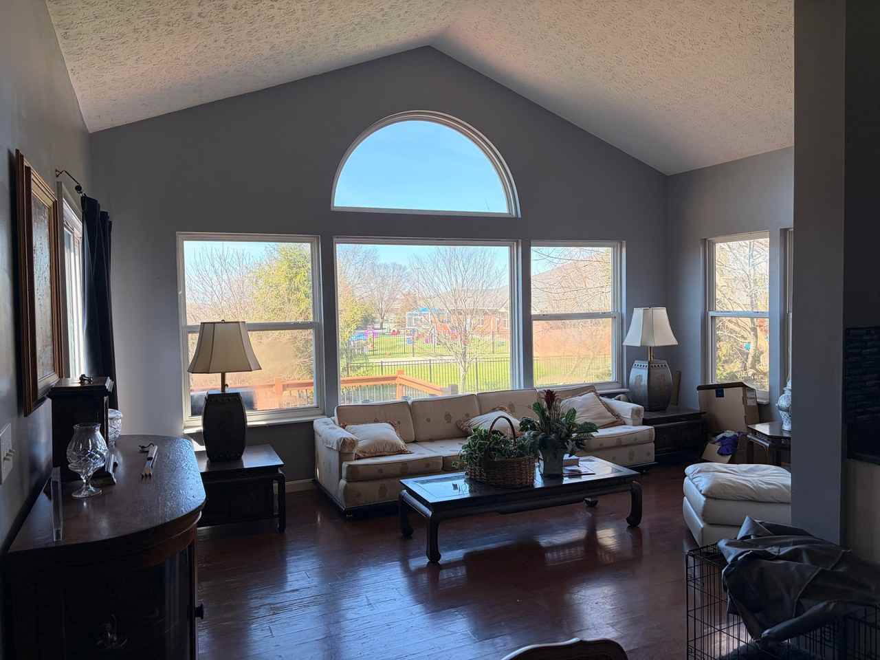 1842 Waverly Dr - Photo 4 of 7