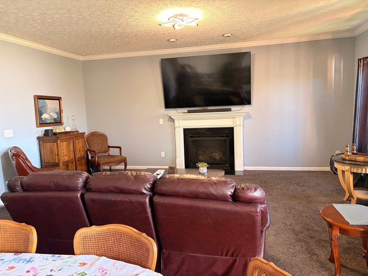 1842 Waverly Dr - Photo 5 of 7