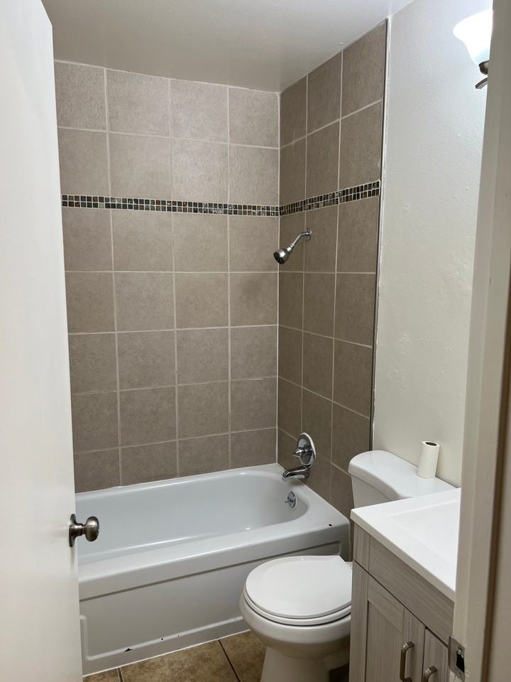 1709 Carver Ct #3 - Photo 7 of 7