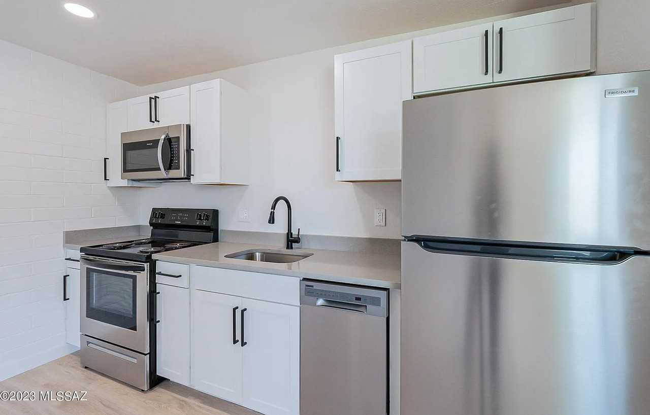 1040 N 7th Ave #1044 - Photo 3 of 11