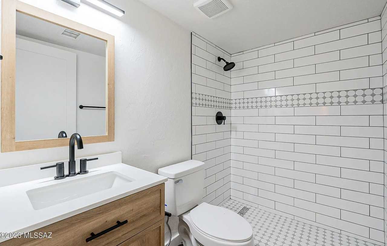 1040 N 7th Ave #1044 - Photo 4 of 11