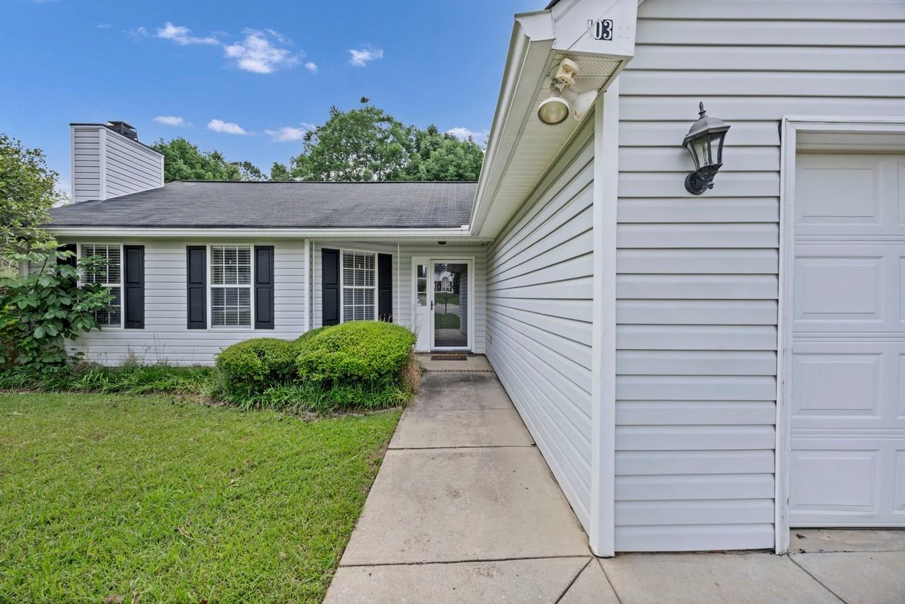103 Walnut Grove Cir - Photo 2 of 39