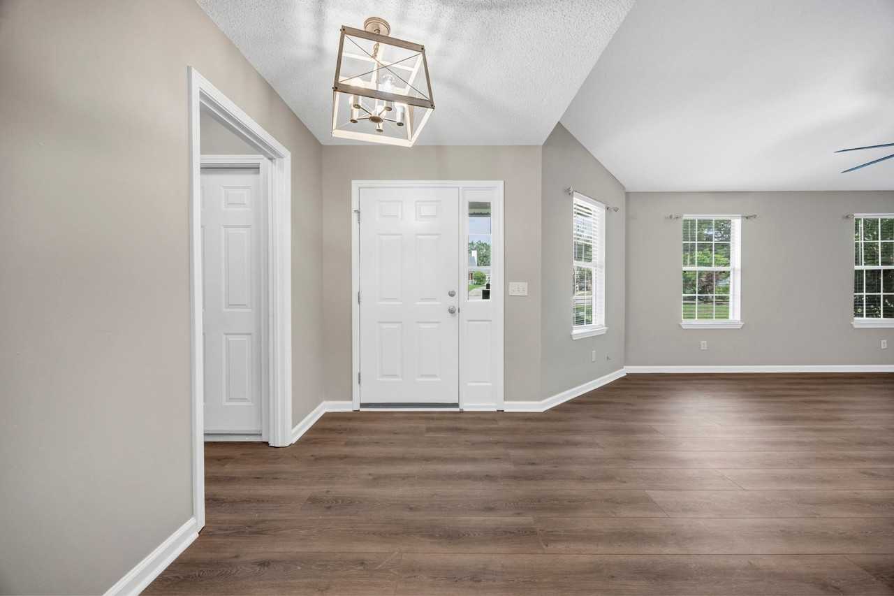 103 Walnut Grove Cir - Photo 4 of 39