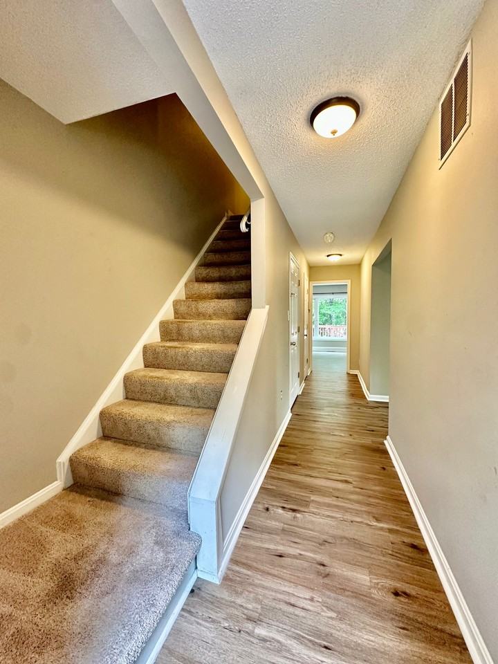 3052 Choctaw Ridge Ct - Photo 2 of 21