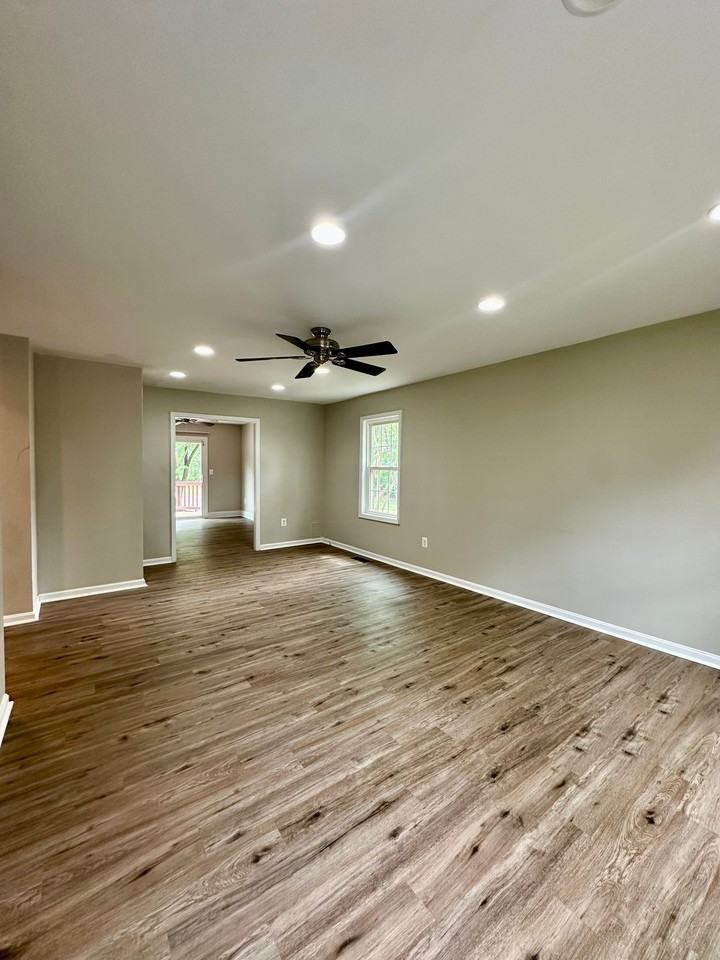 3052 Choctaw Ridge Ct - Photo 3 of 21