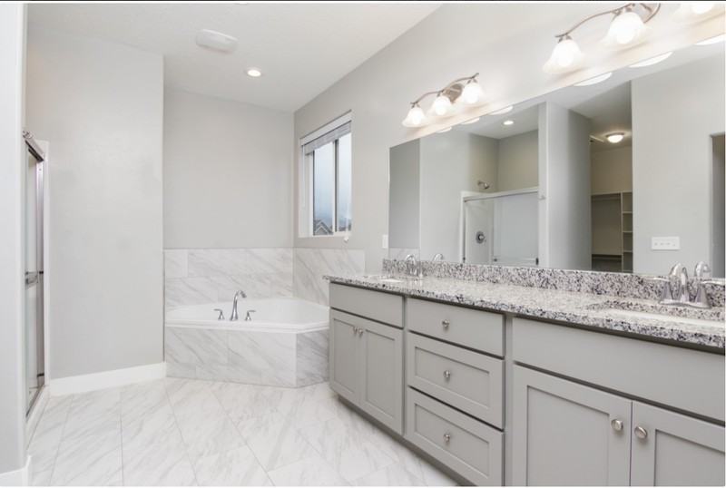 156 W Douglass Dr - Photo 4 of 11