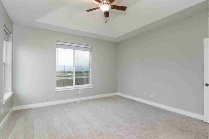 156 W Douglass Dr - Photo 5 of 11