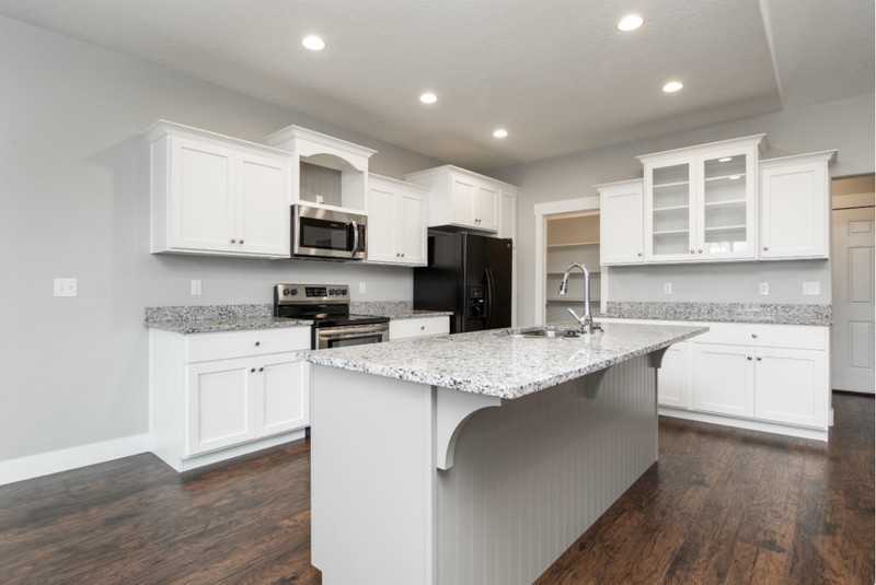 156 W Douglass Dr - Photo 6 of 11