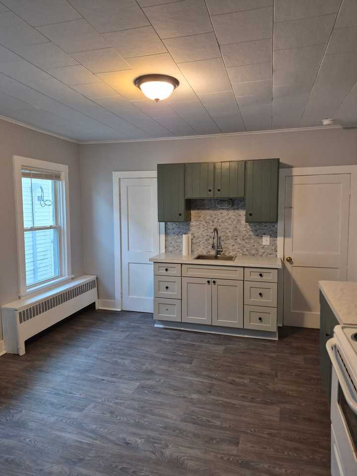47 Hoosick St #2 - Photo 2 of 8