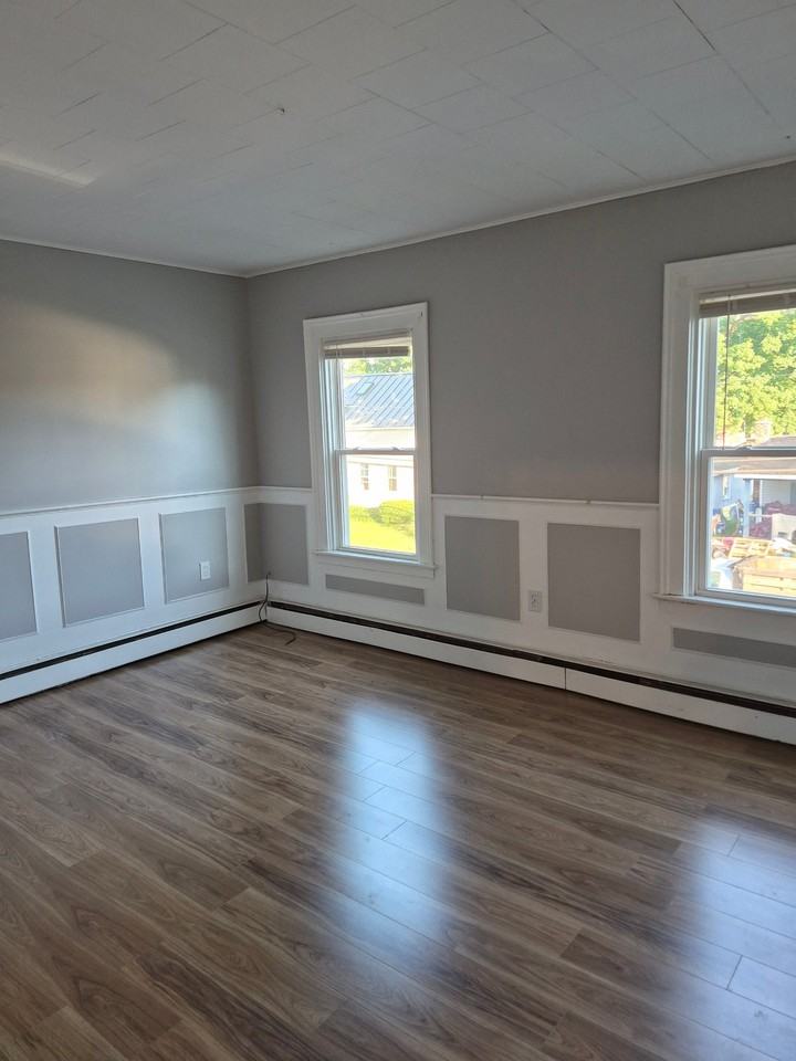 47 Hoosick St #2 - Photo 7 of 8