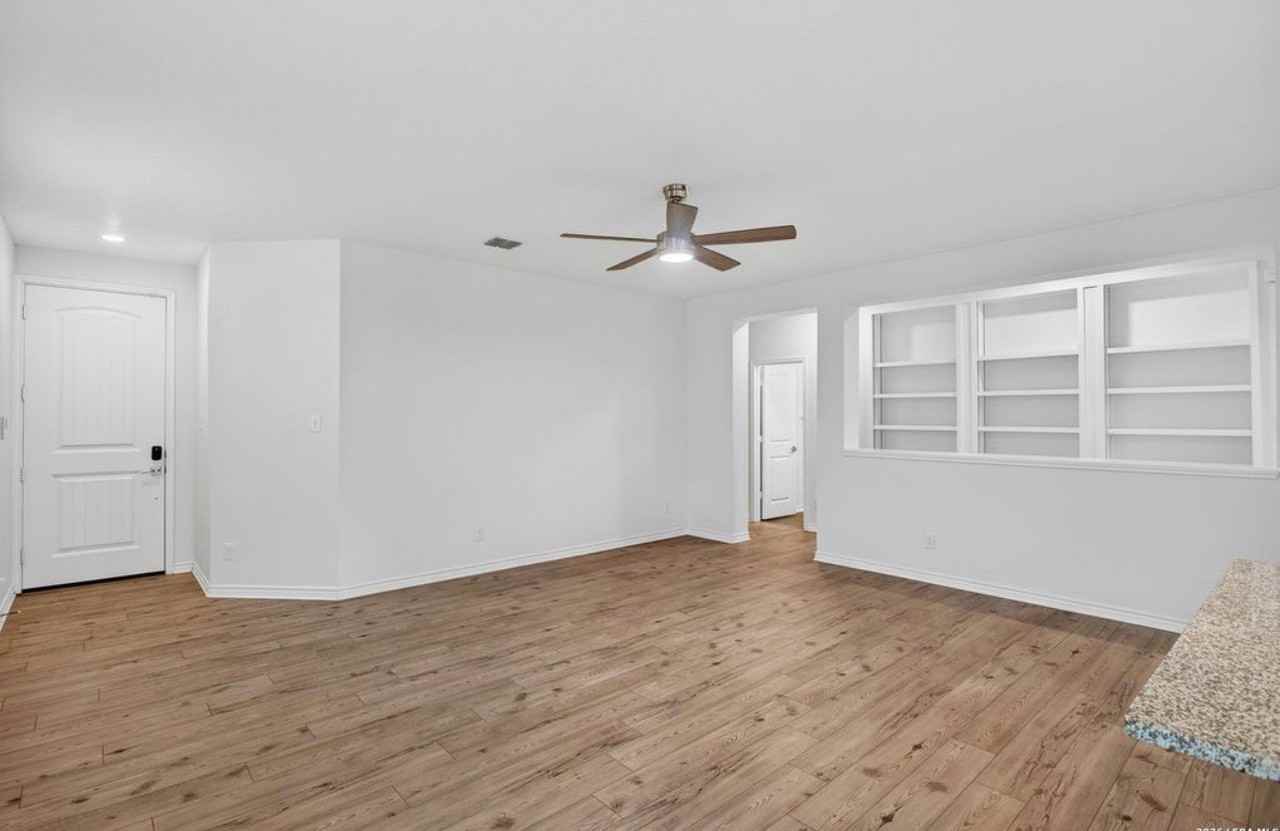 223 W Granite Shores Dr - Photo 2 of 20