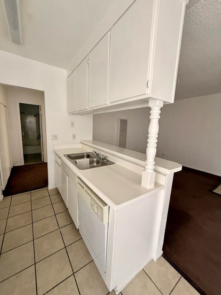 316 E Avenue Q #02 - Photo 7 of 13