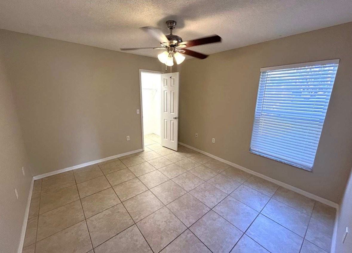 631 Neamathla Dr - Photo 6 of 8
