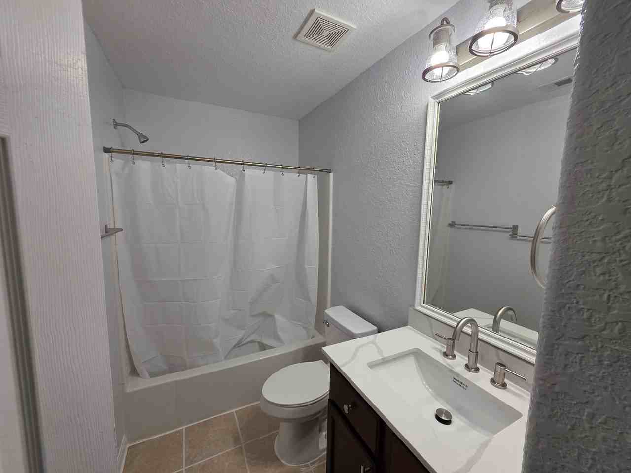 6519 Luckey Sq - Photo 5 of 7