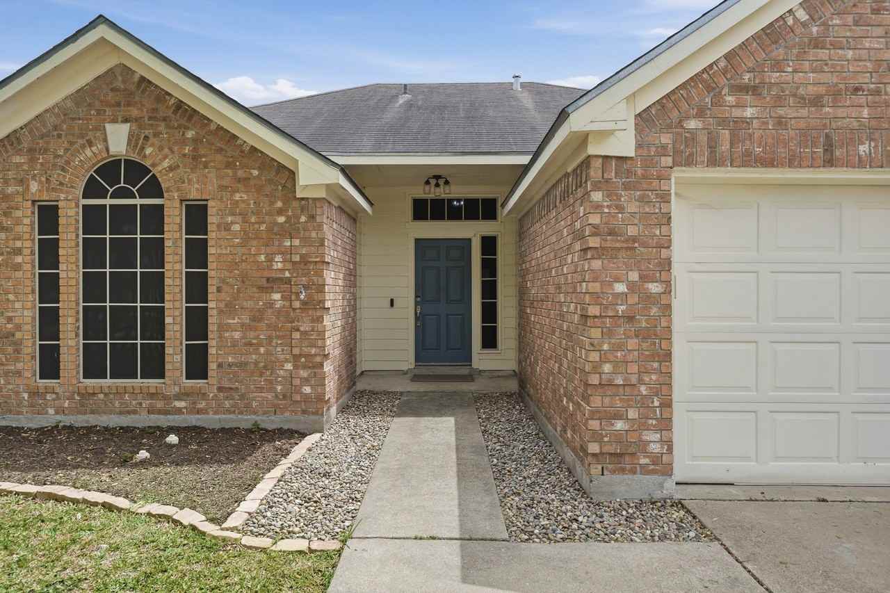 7218 Gingerberry Dr - Photo 2 of 20