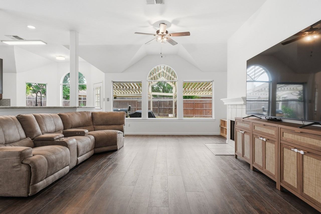 7218 Gingerberry Dr - Photo 4 of 20