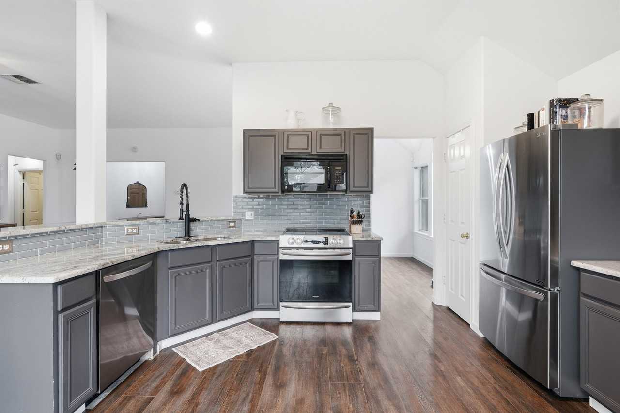 7218 Gingerberry Dr - Photo 7 of 20