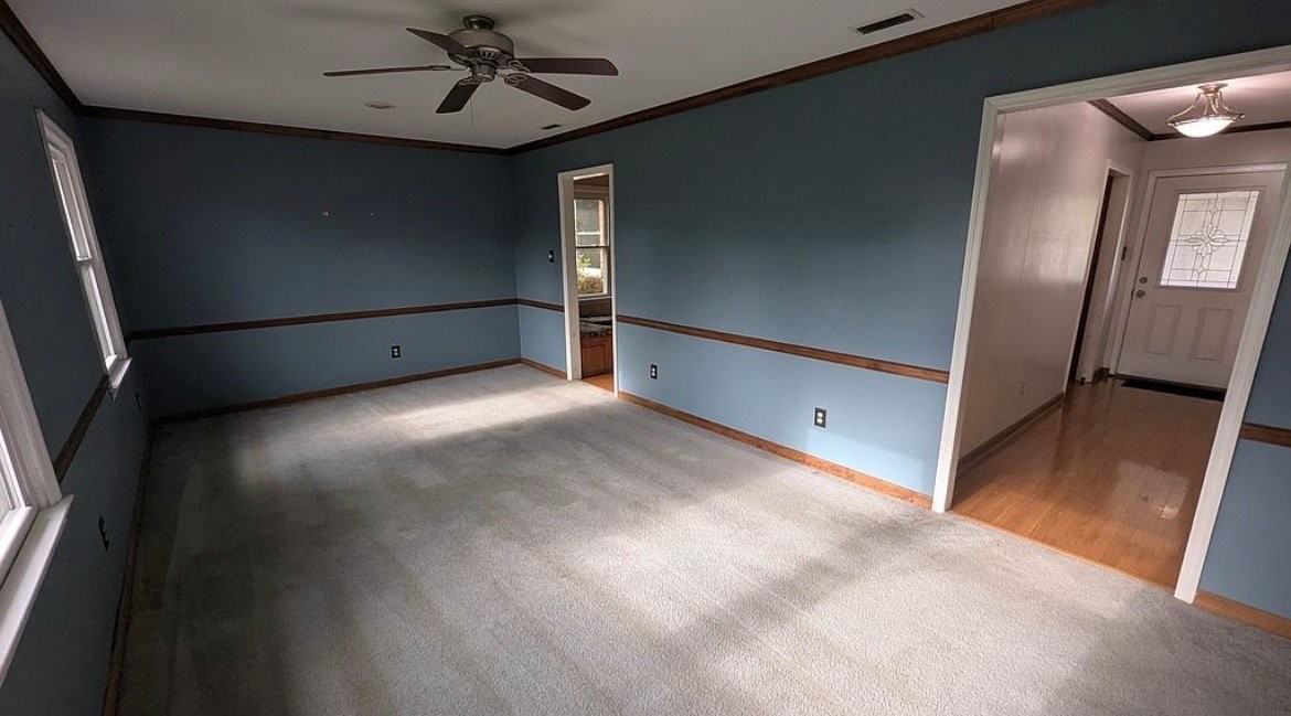 4748 Michelle St - Photo 3 of 10