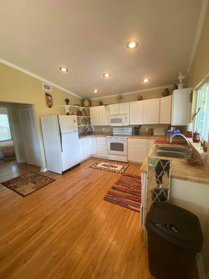 980 Pebble Beach Rd - Photo 3 of 10