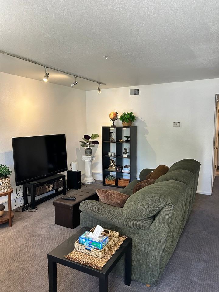 935 Broadway #102 - Photo 2 of 9