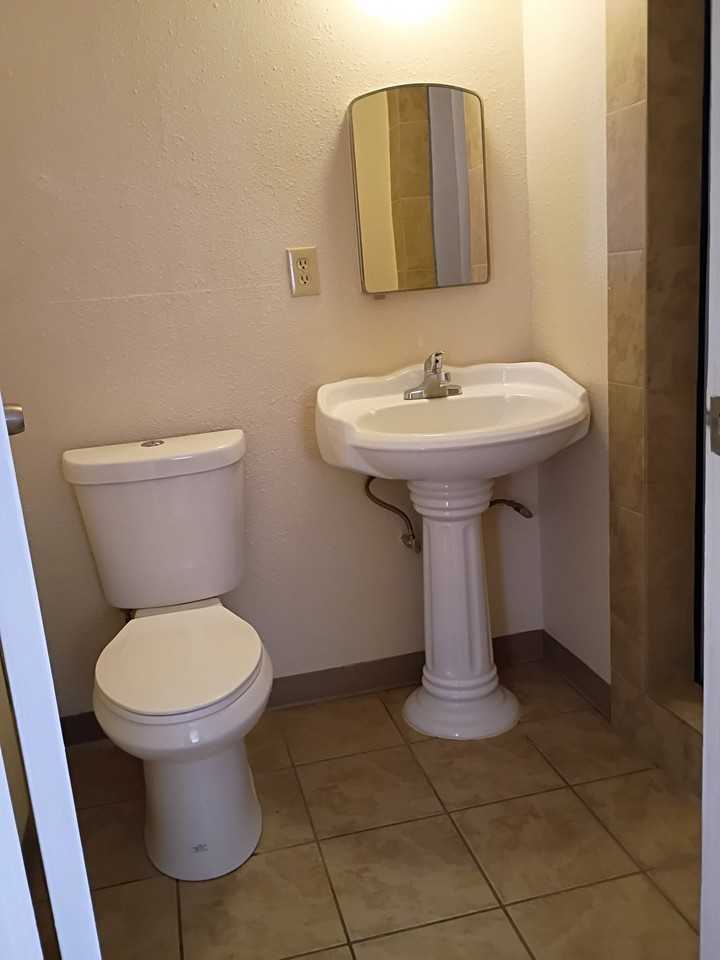 212 W Rio Grande Ave #5 - Photo 4 of 5