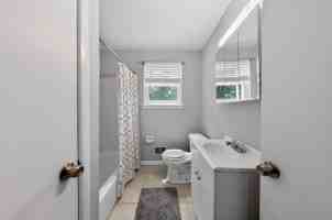 featured image of 31 N Skyward Dr