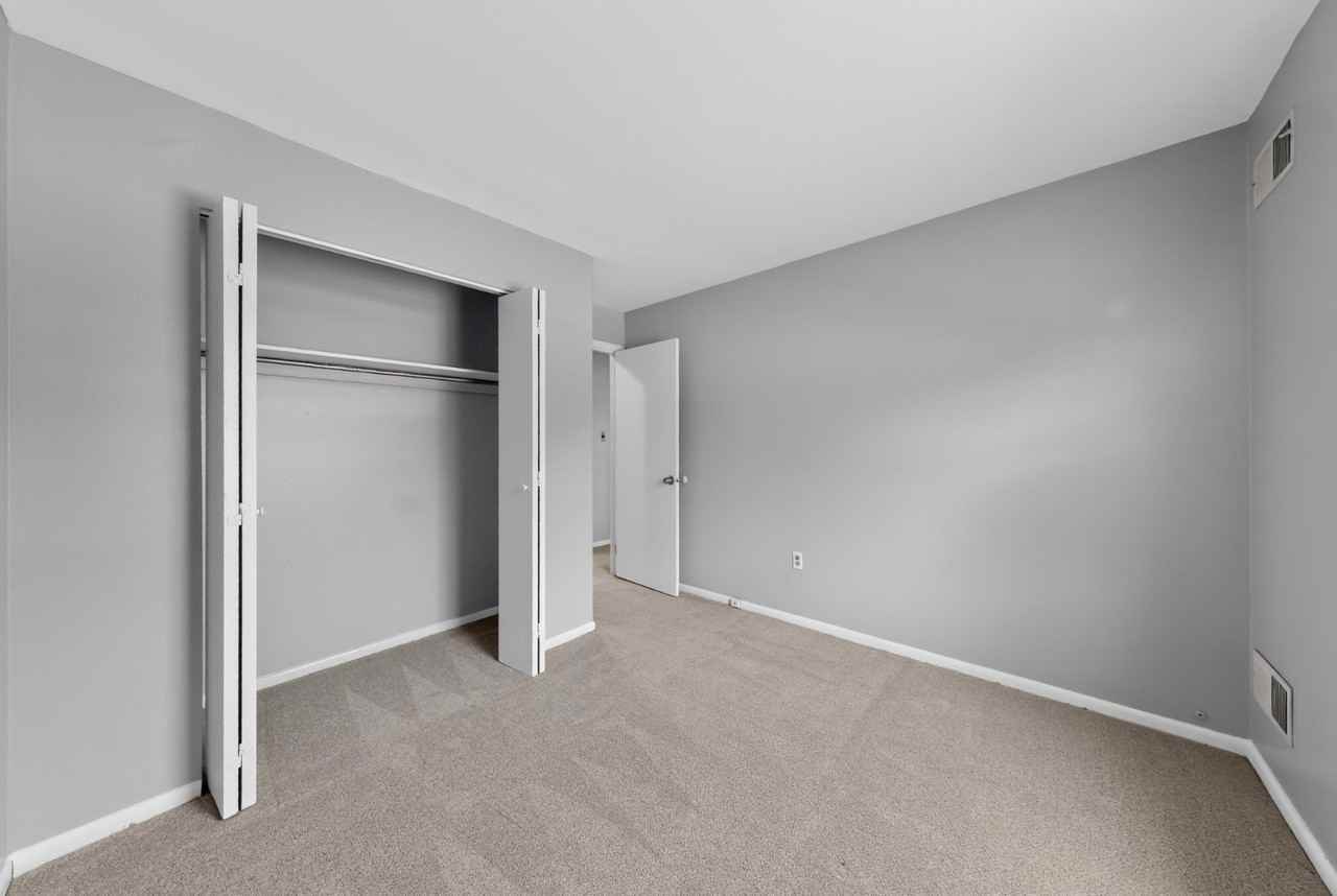 31 N Skyward Dr - Photo 3 of 8