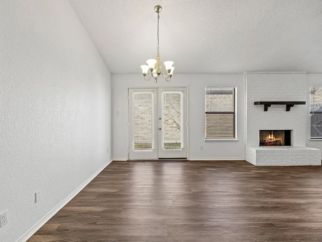 10215 Deer Hollow Dr - Photo 2 of 2