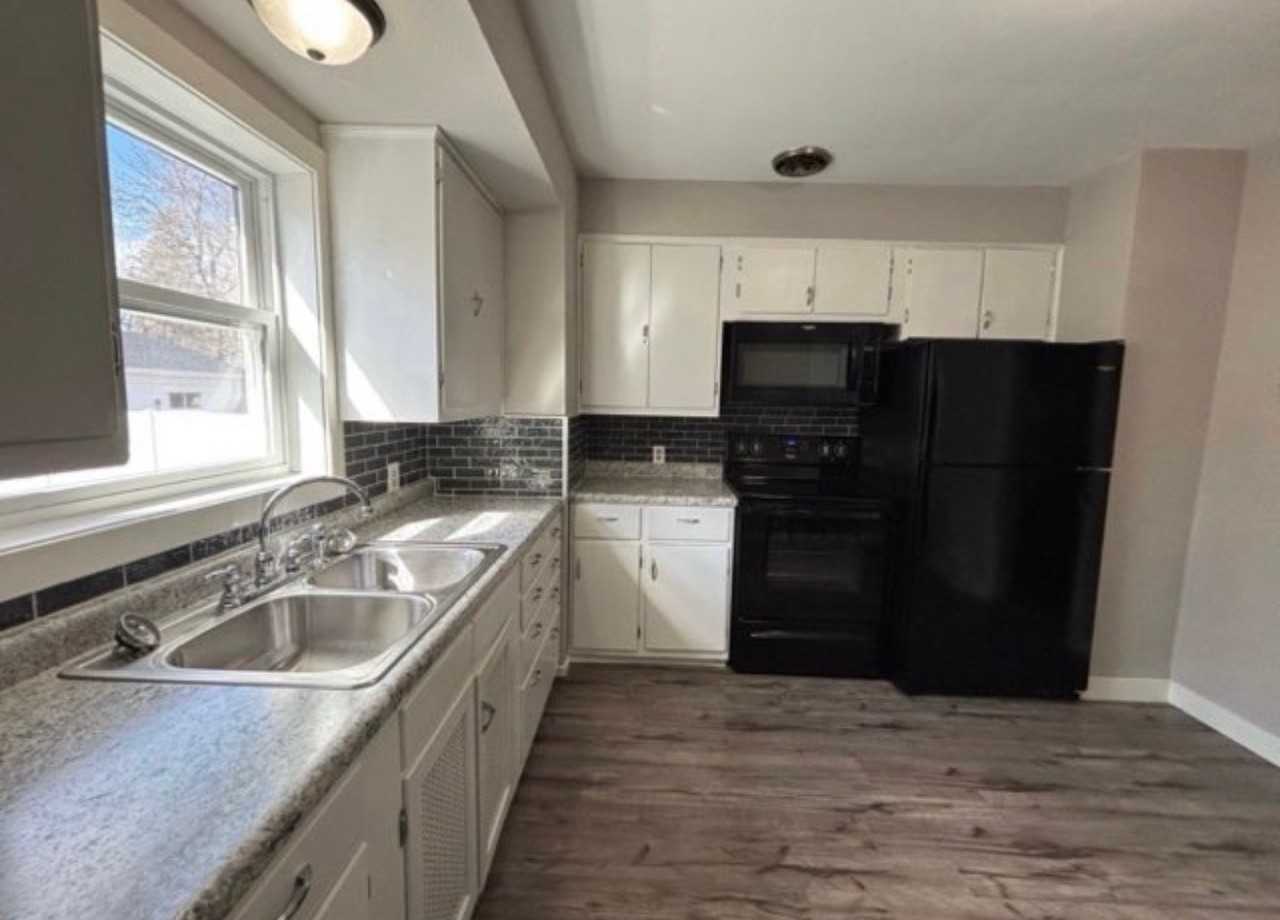 105 Arnold Ave N - Photo 4 of 16
