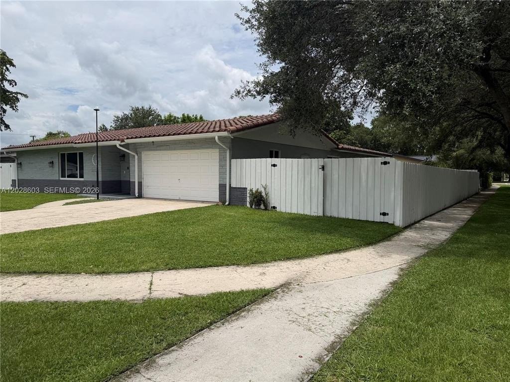 491 Nw 45th Ter - Photo 2 of 12