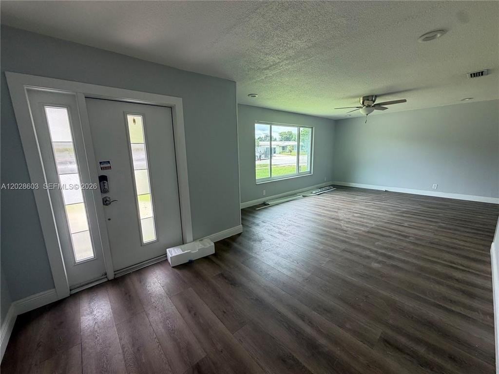 491 Nw 45th Ter - Photo 3 of 12