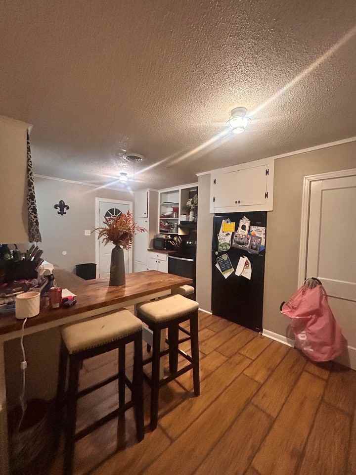 208 Frances Ave - Photo 2 of 10