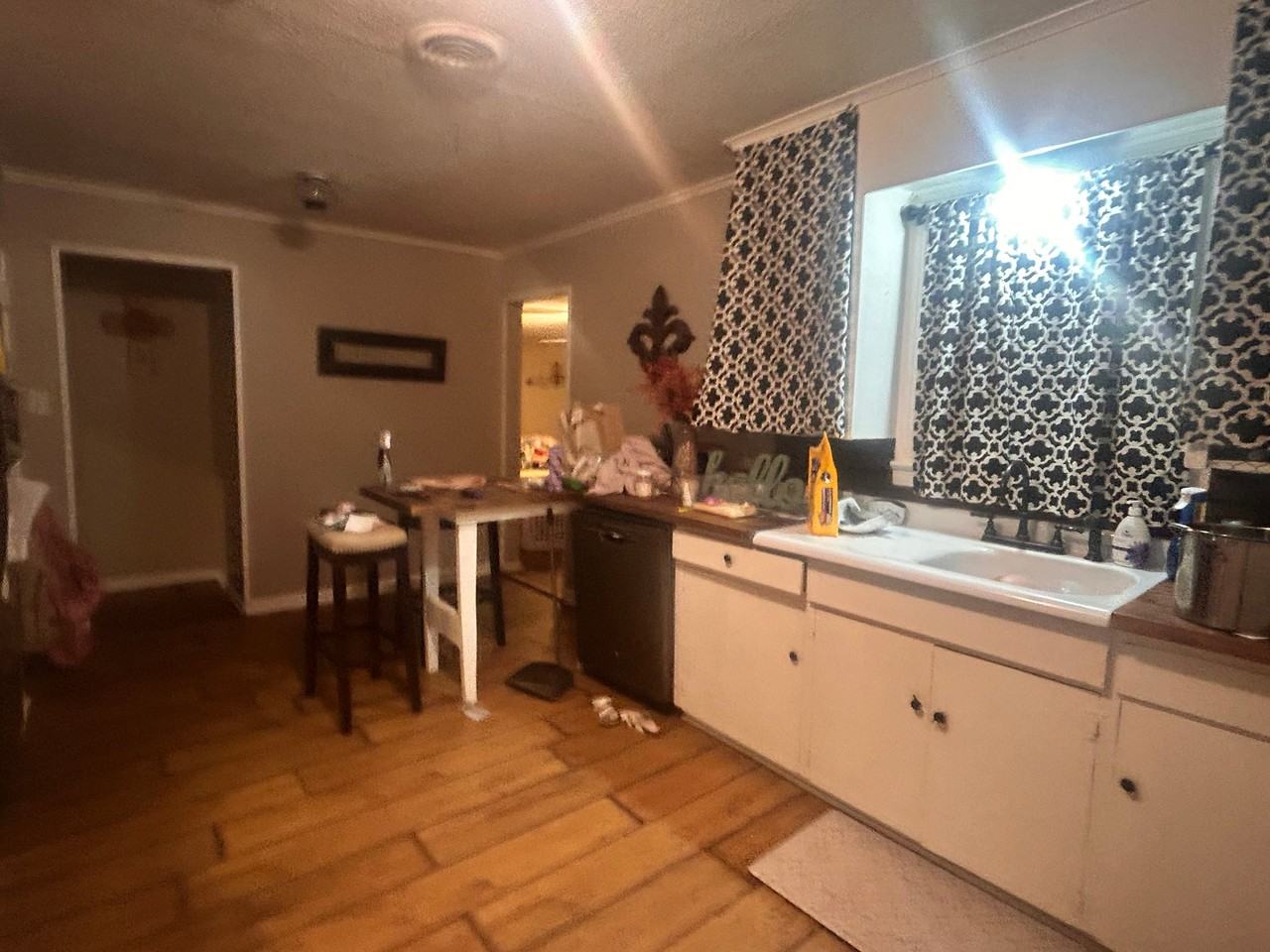 208 Frances Ave - Photo 3 of 10