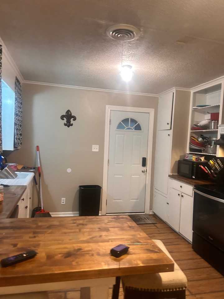 208 Frances Ave - Photo 4 of 10