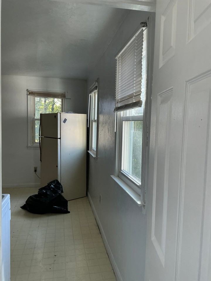 205 Mechanic St - Photo 3 of 14