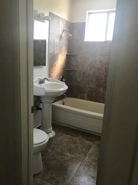 6050 Kingman Ave #8 - Photo 3 of 8