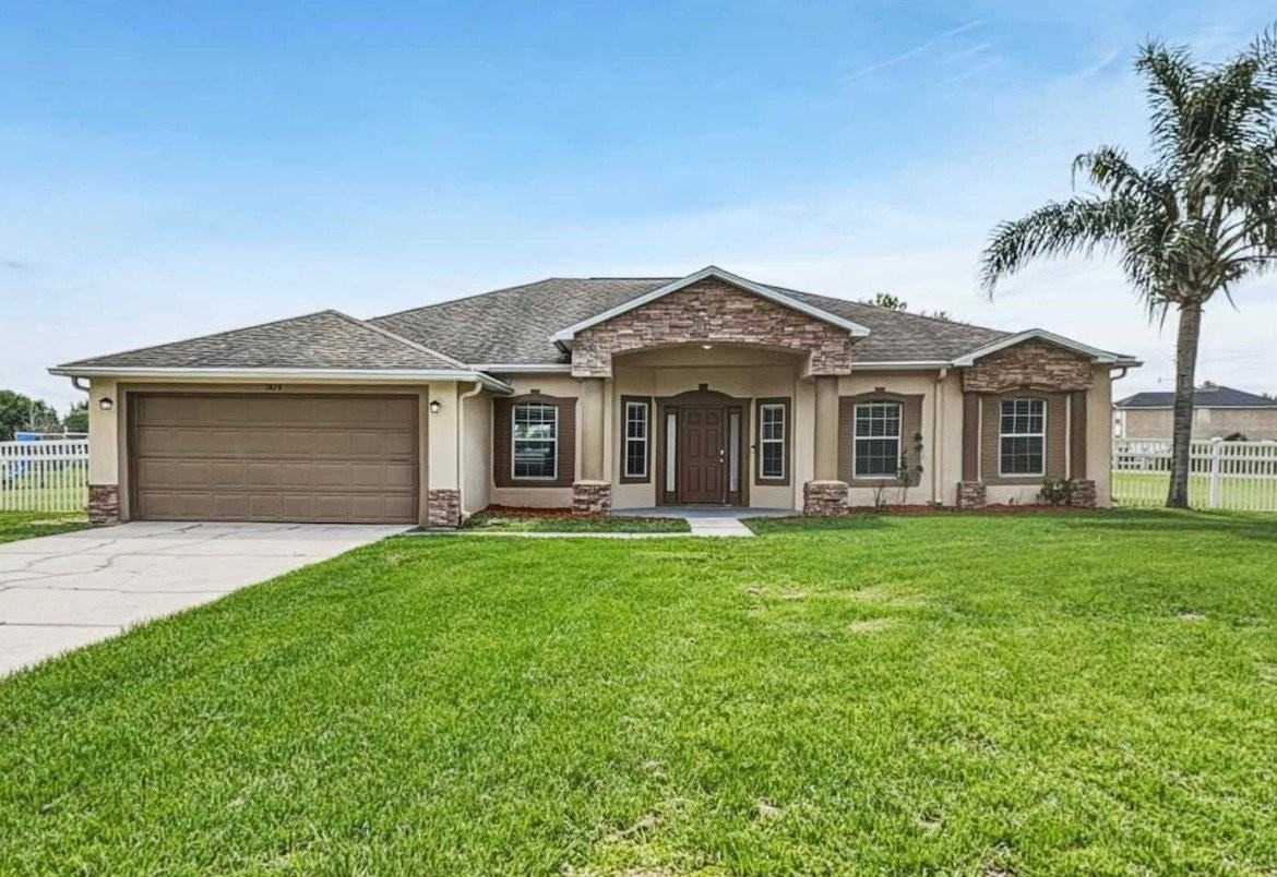 2879 Bronco Ave