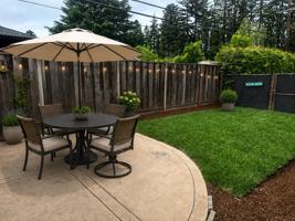 featured image of 921 Ravenscourt Ave #1