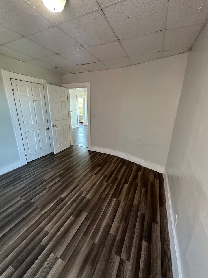 54 Knox St #3 - Photo 3 of 13