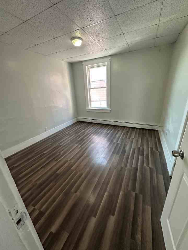54 Knox St #3 - Photo 4 of 13