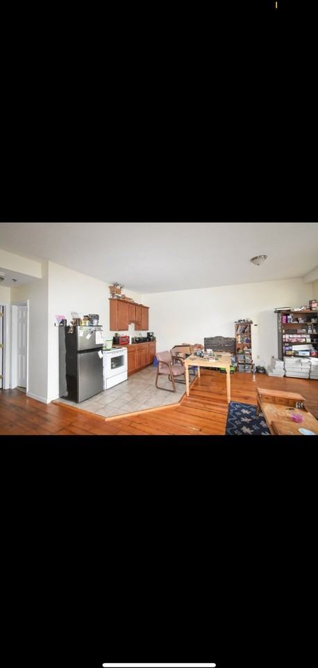 181 Chestnut St #6 - Photo 4 of 6