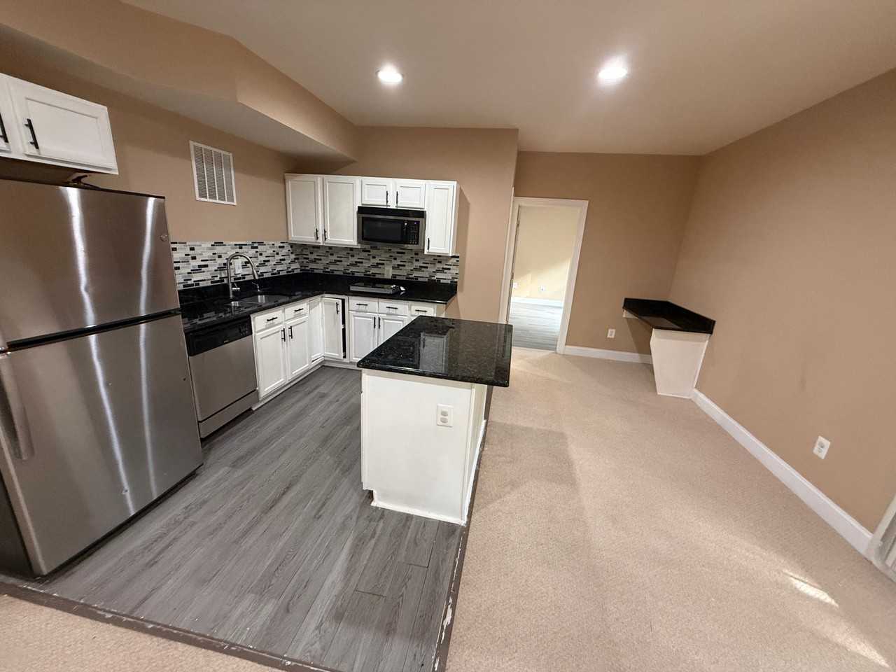 8010 Tysons Oaks Ct - Photo 6 of 15