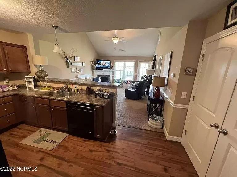 2204 Chavis Dr #B - Photo 5 of 12
