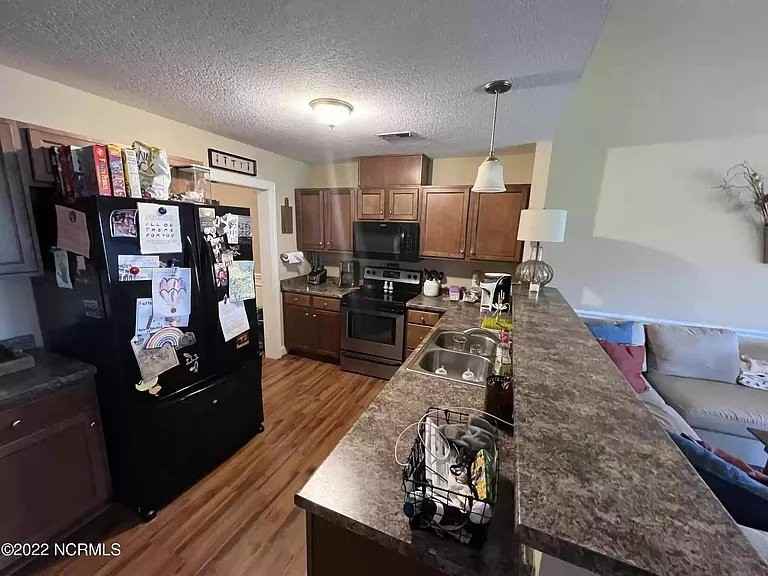 2204 Chavis Dr #B - Photo 6 of 12