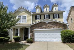 380 Roseglen Dr - Photo 1 of 1