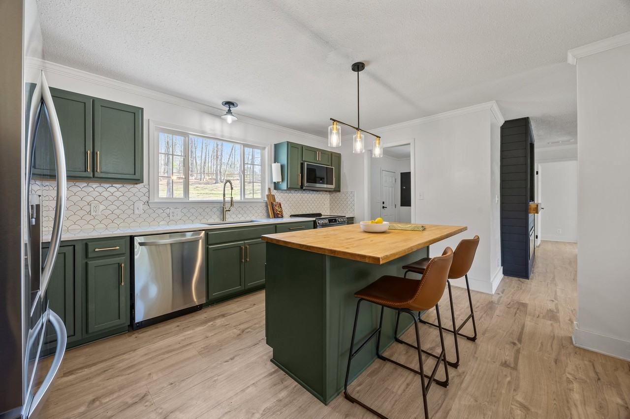 3057 Fountainview Ave - Photo 6 of 43