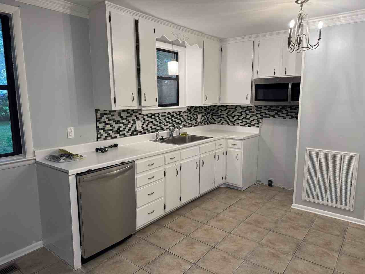 112 William Dr - Photo 5 of 11