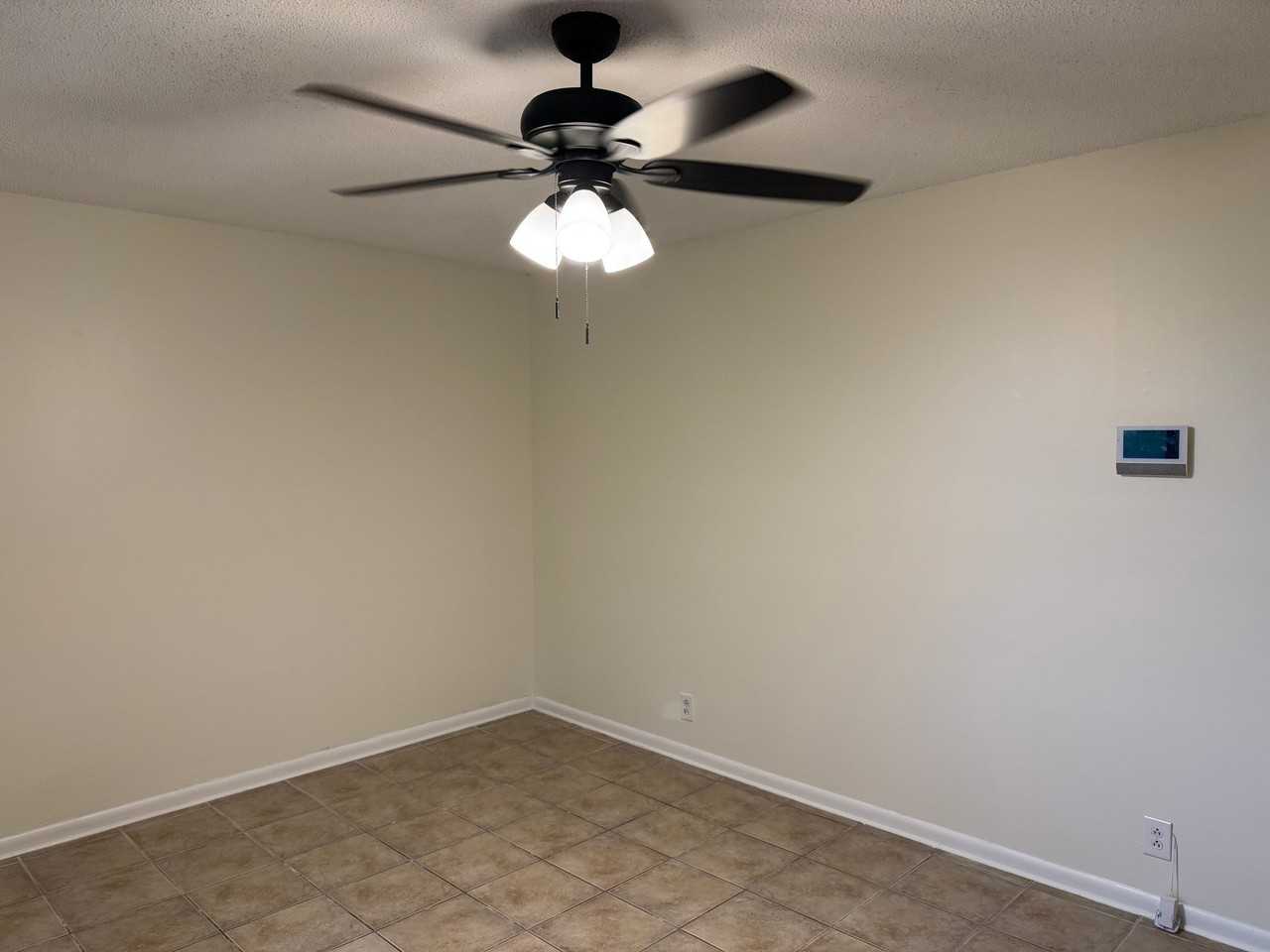 112 William Dr - Photo 6 of 11